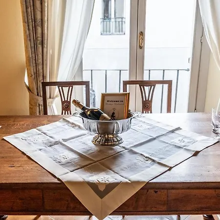 Apartment Lusso In Centro - Parking, 9 Persone, 200mq, 3 Bagni Modena